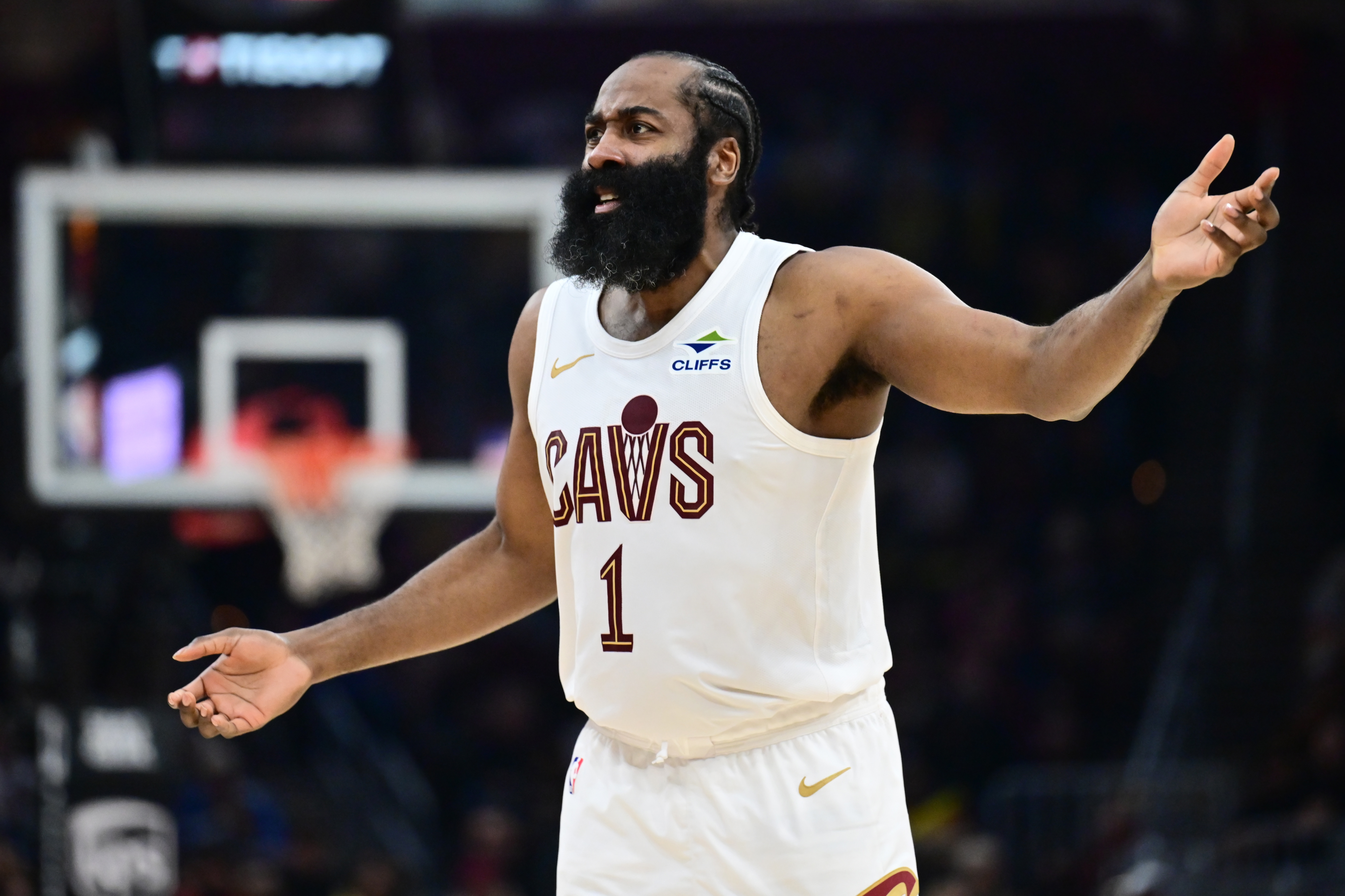 奇异果体育官网-哈登&amp;米切尔出战！ESPN明日胜率预测：骑士高达61.8% 魔术为38.2%