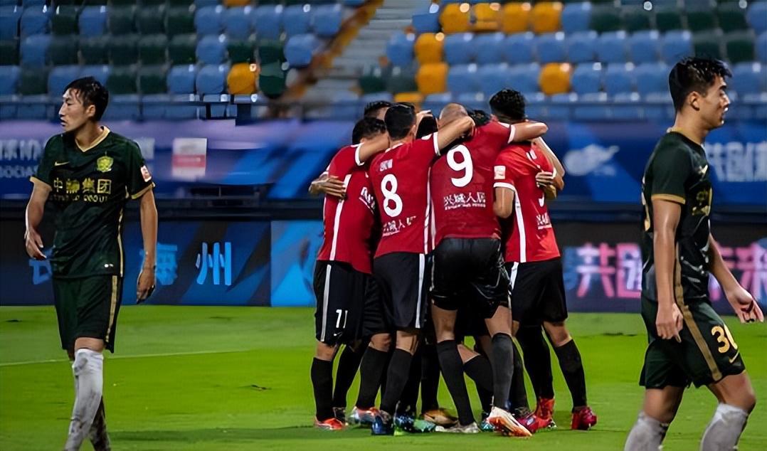 奇异果体育官网-成都蓉城后腰新外援仅用一场比赛,就直接征服球迷,值得期待