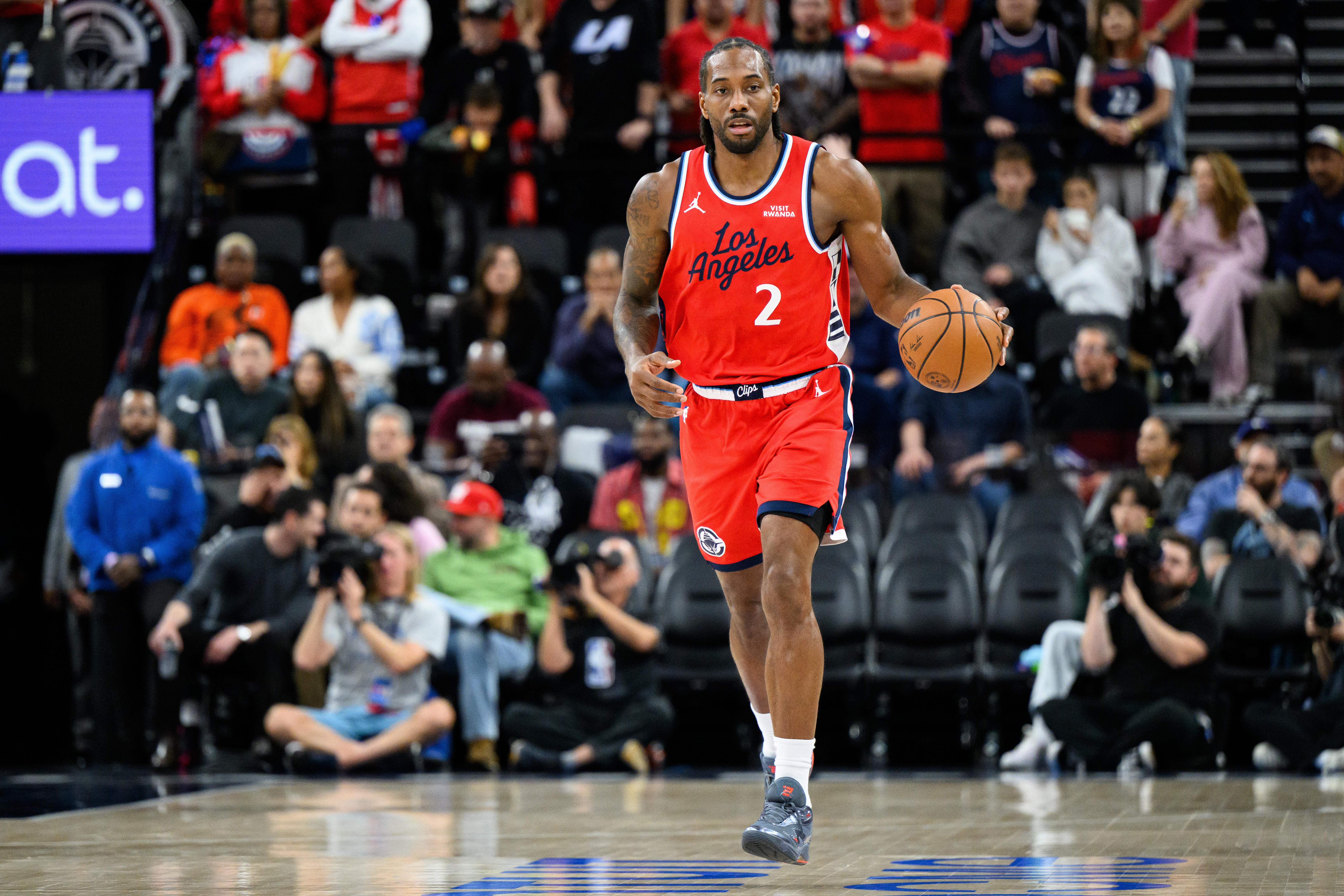 奇异果体育-杀戮机甲!伦纳德全场19投11中&三分10中6 砍下34分4板3助1断